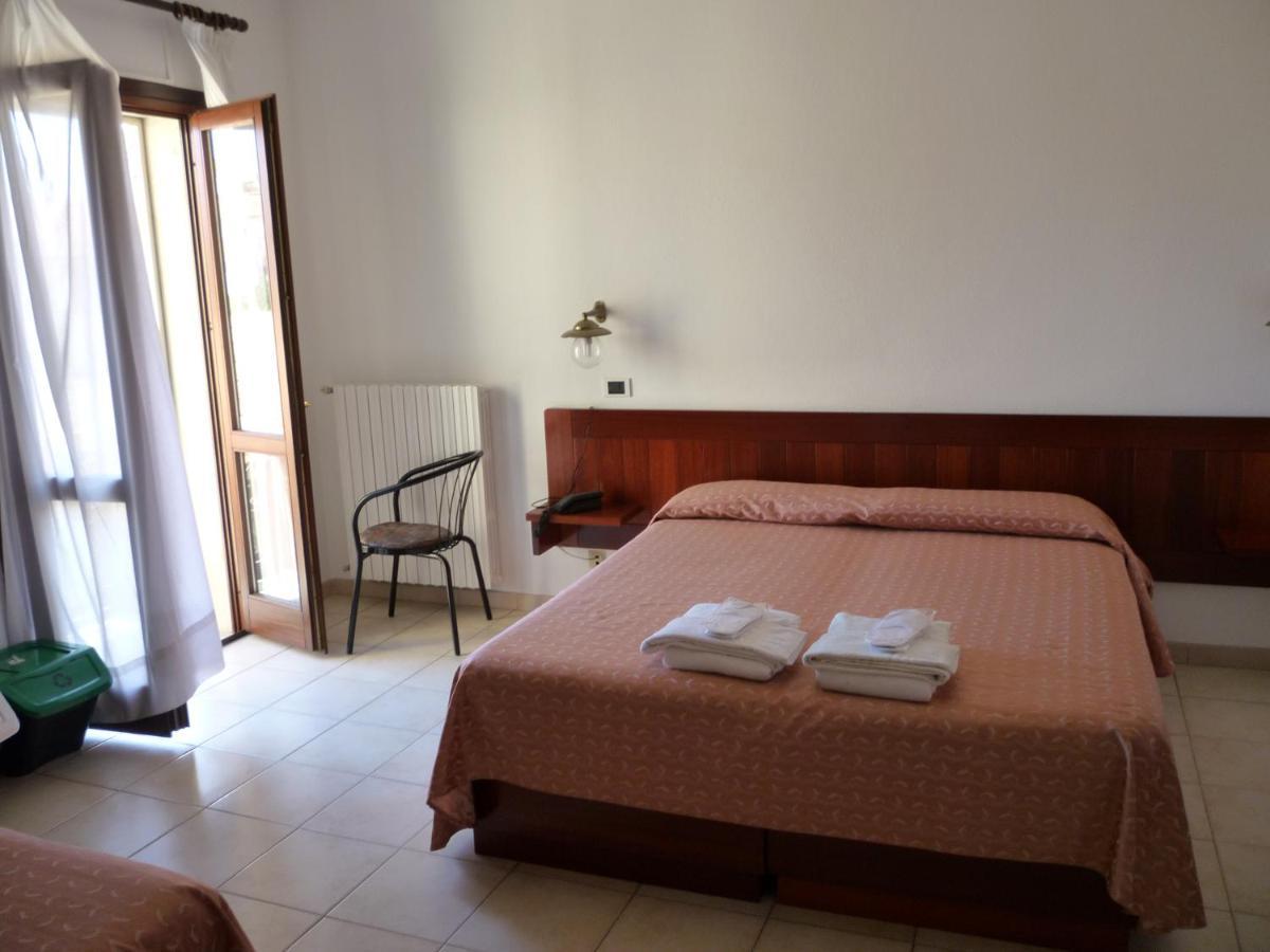 Hotel L'Ancora سانتا تيريزا غالّورا المظهر الخارجي الصورة