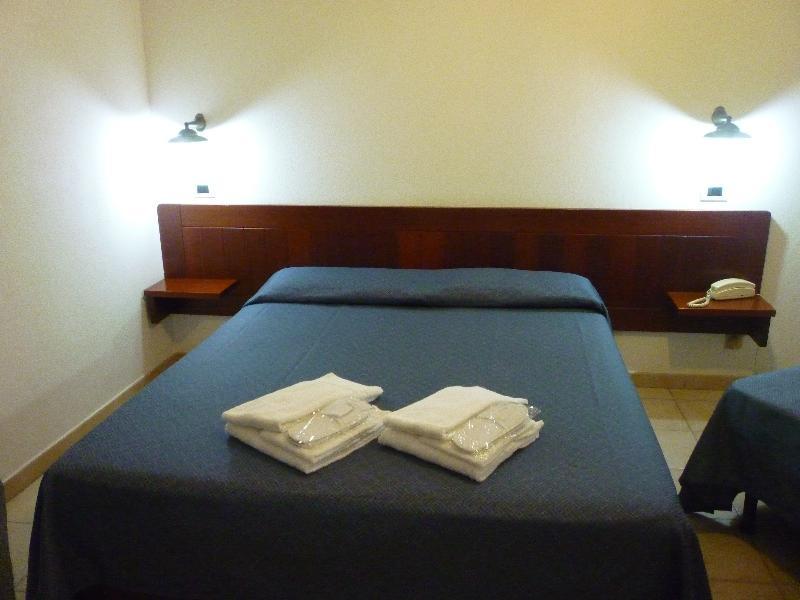 Hotel L'Ancora سانتا تيريزا غالّورا المظهر الخارجي الصورة