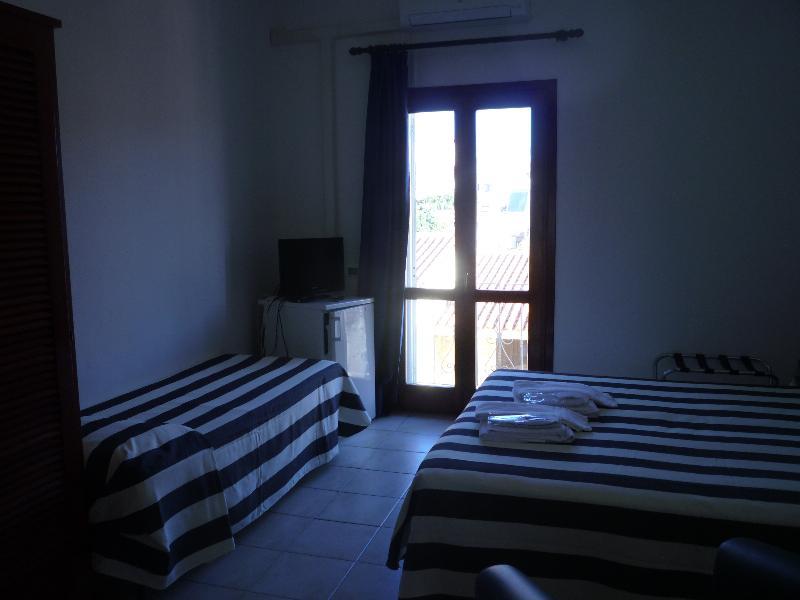 Hotel L'Ancora سانتا تيريزا غالّورا المظهر الخارجي الصورة