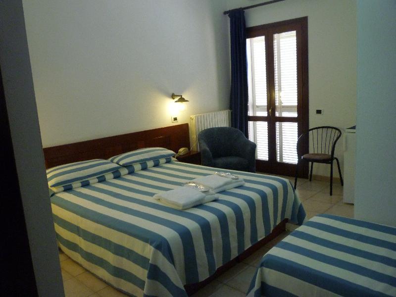 Hotel L'Ancora سانتا تيريزا غالّورا المظهر الخارجي الصورة